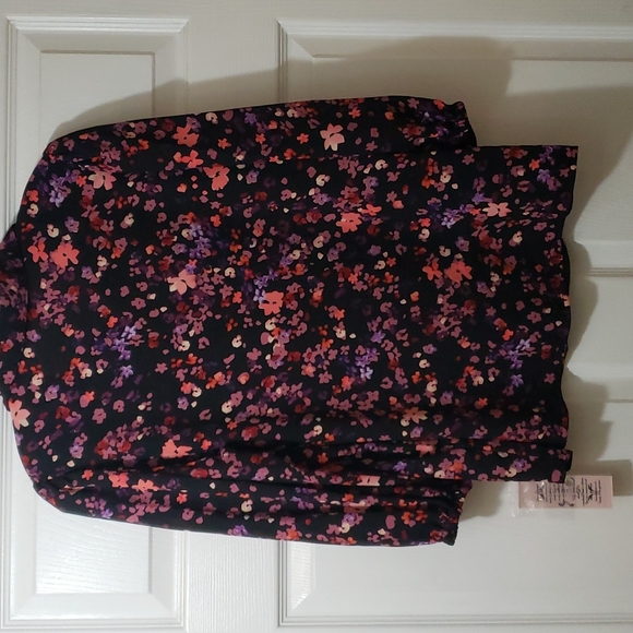 Ladies button down shirt - Picture 7 of 10